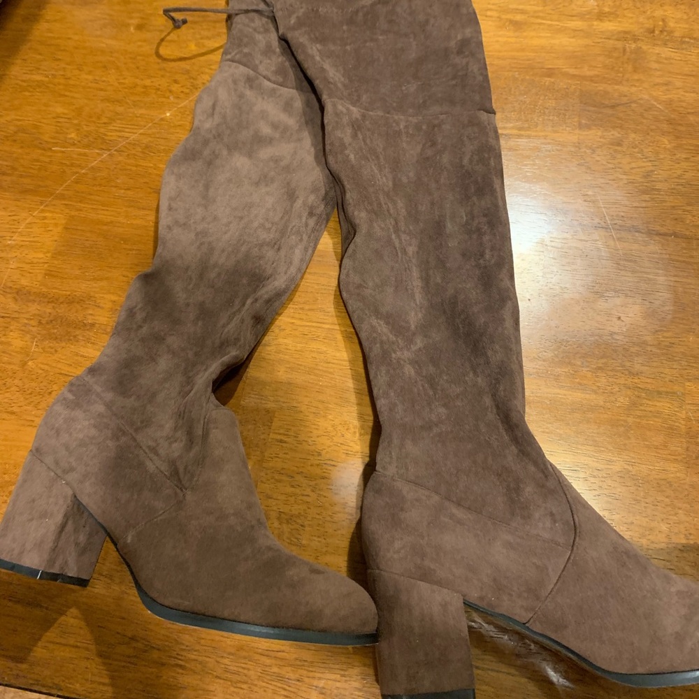 Brown over the knee boots! 👢🤎